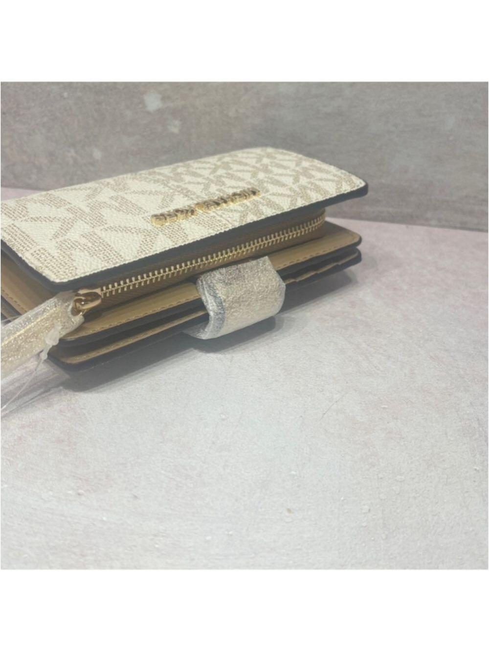 Michael Kors Chain Tote & Wallet Set MK Signature Logo Pale Gold/Cream - Picture 11 of 12